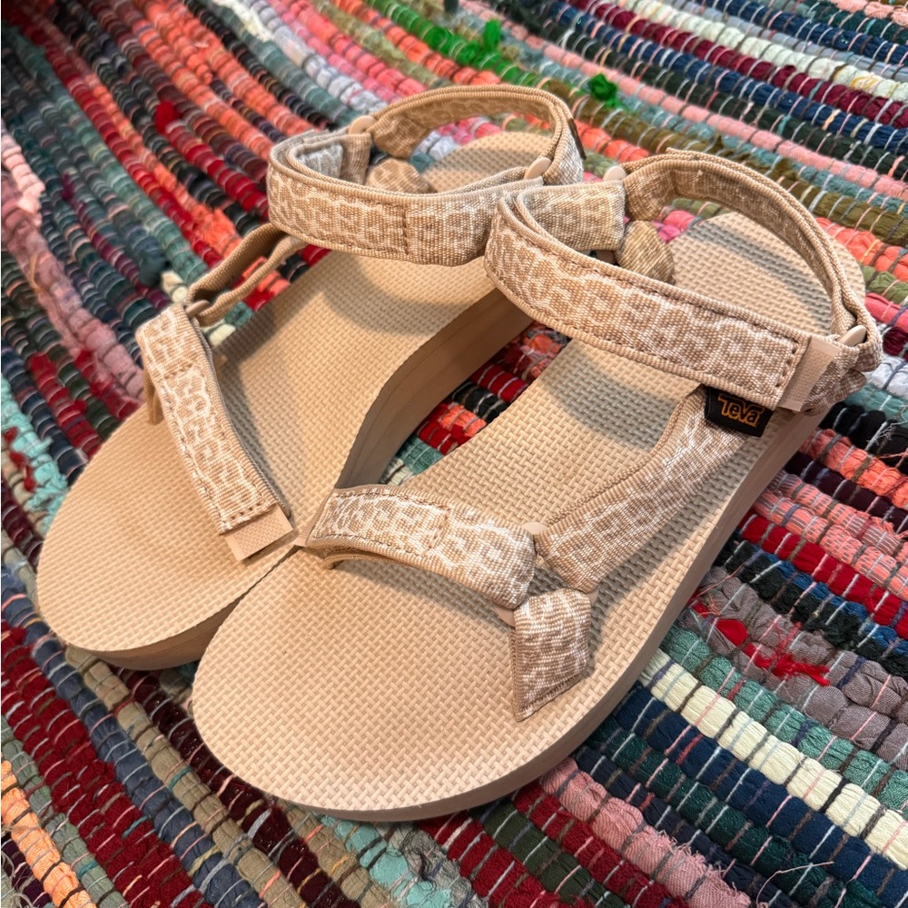 Teva - Women's Leopard Print Sandals